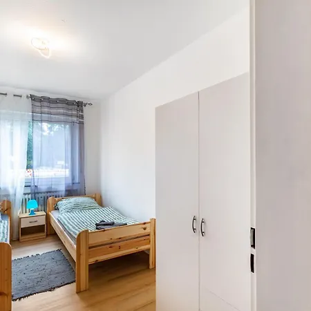 1 Auch Fuer Monteure * Bruchköbel